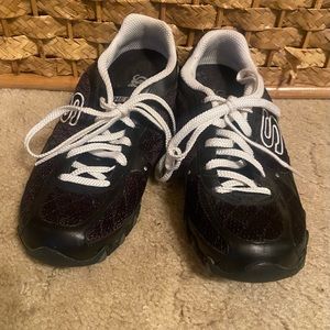 Womens black Sketchers, size 6, very good condition
